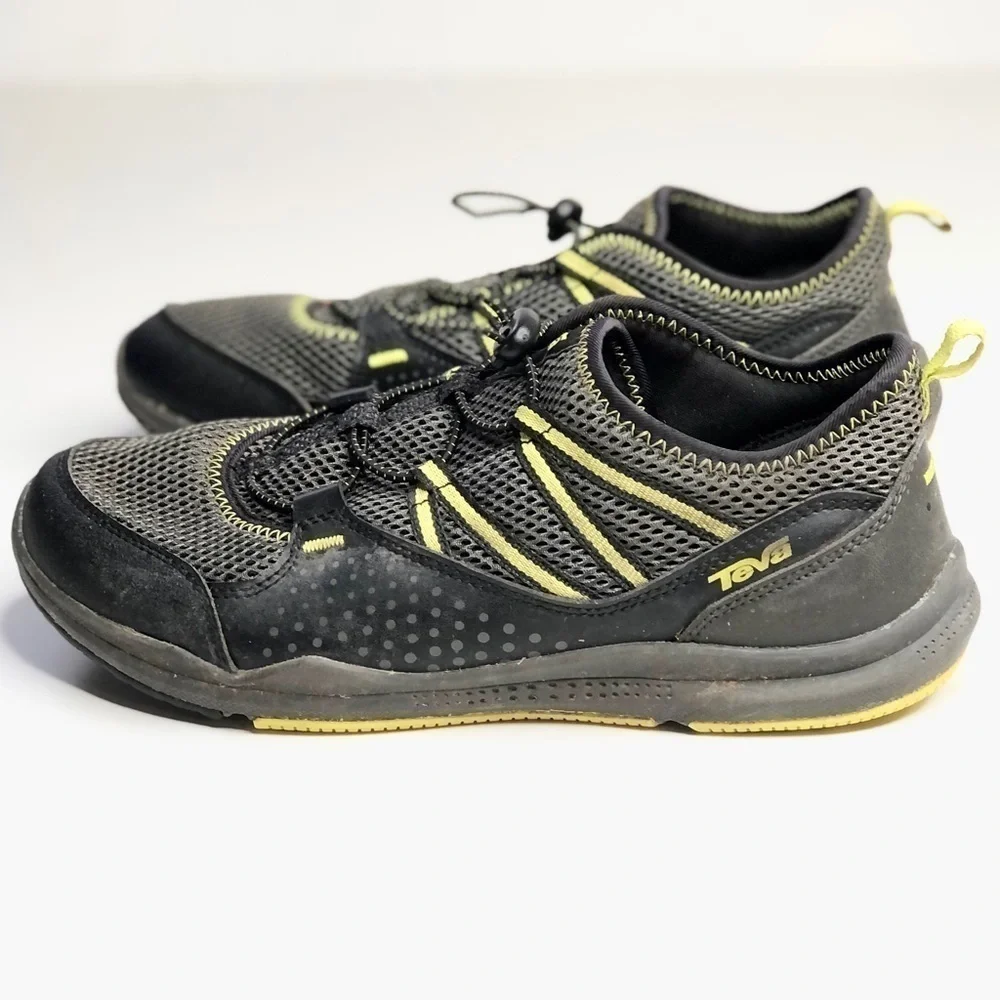 Teva Scamper water trail shoes black grey yellow, boys size 7 (women’s 8.5)